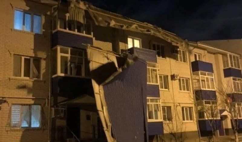 Widespread damage in Stavropol' after storm hit the region. Over 59000 without electricity