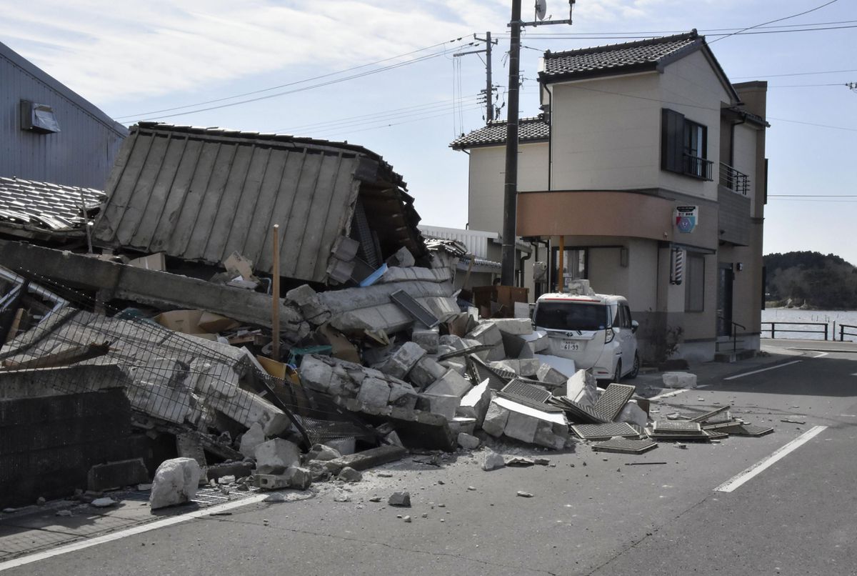 Cleanup begins after 7.4 earthquake shakes north Japan, killing 4