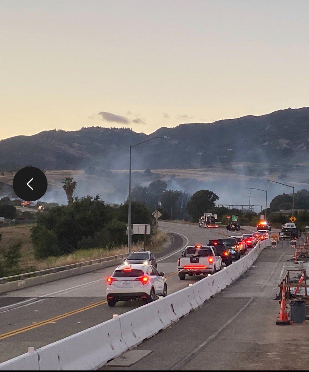 Fire crews are aggressively attacking the BridgeFire from the air and ground as @sbsheriff⁩ calls for evacuations above Foothill Rd & Cieneguitas