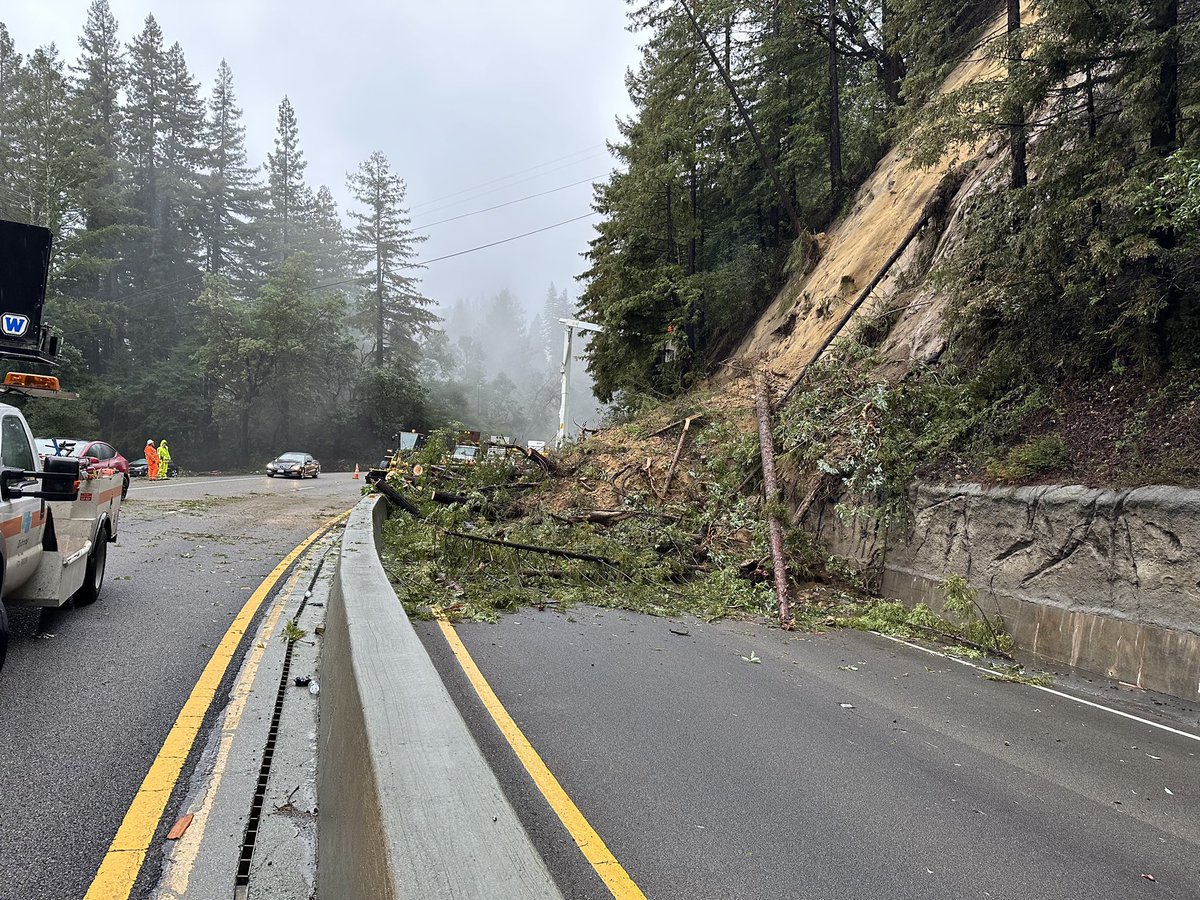 Southbound Hwy 17 closed due to a slide. This is south of Glenwood Dr.