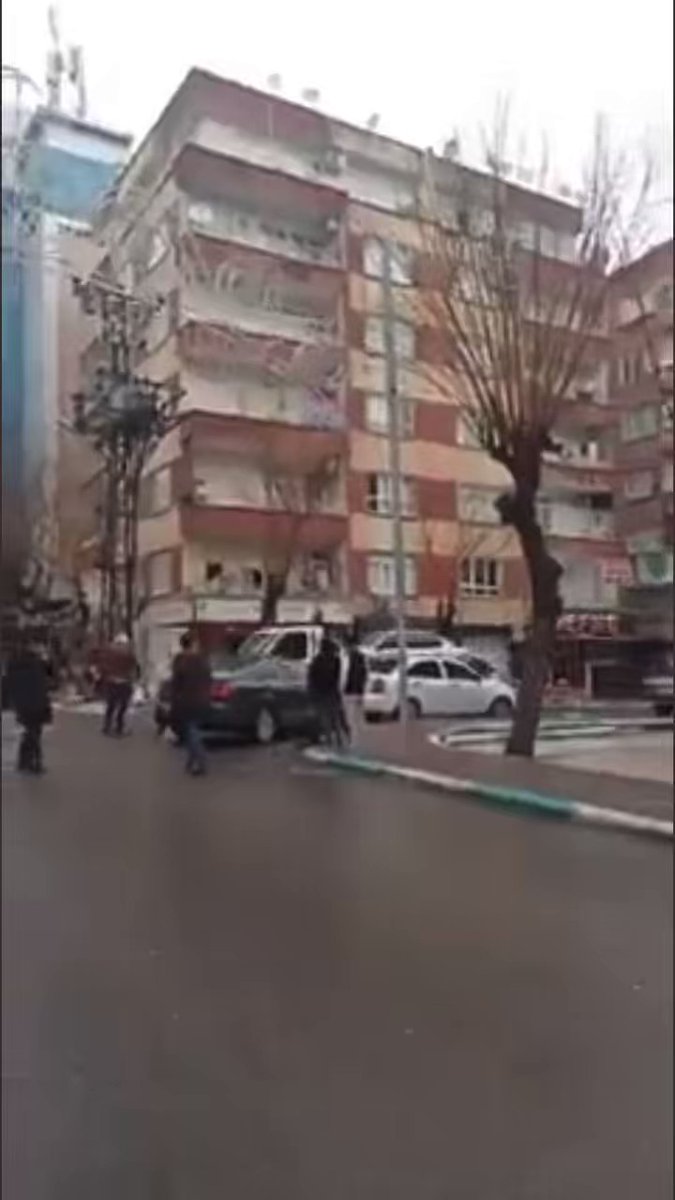 Building collapses during aftershock in Şanlıurfa, Turkey