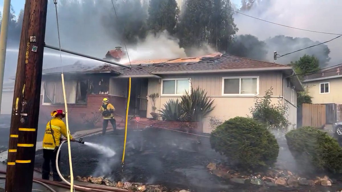 Four structures involved in fire on Oakland Hills, 60 firefighters responding