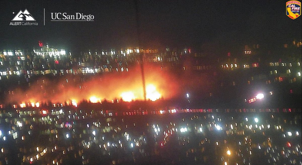 On the Auto Fire: Three additional helicopters are being assigned to the incident including 1 HelCo (helicopter coordinator).Victoria Ave is now closed between Gonzales Rd & Olivas Park Dr.Evacuation Order is in place for the river bottom