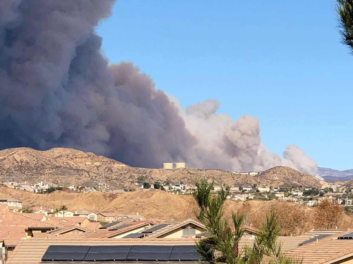 Santa Clarita, Hughes Fire. 500 acres activity burning with no containment. 5 freeway NB at Parker Rd Off Ramp and 5 freeway NB at Lake Hughes Rd off ramp will be shut down Per CHP