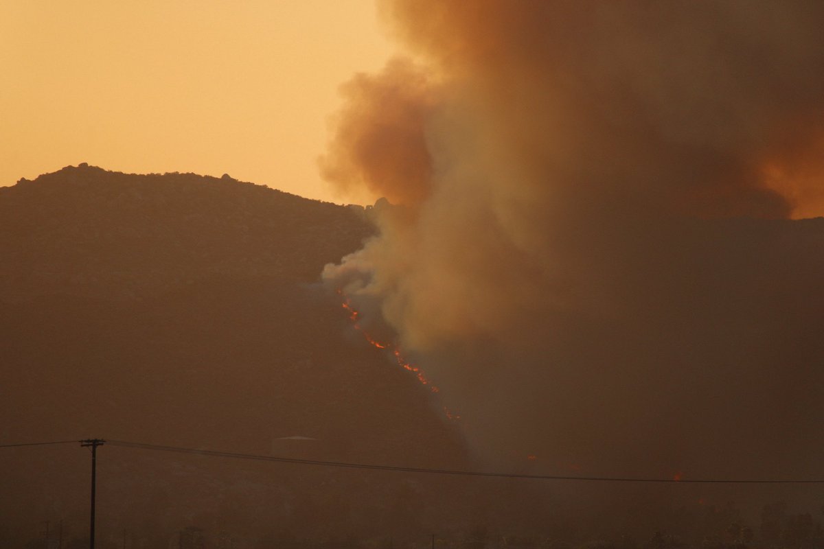 This is how the VeronaFire was looking after it flared up pushing downhill towards Hemet Golf Club and the Surrounding Homes