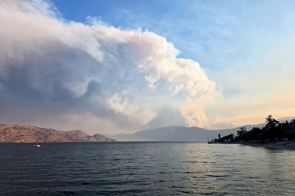 In Canada, a serious wildfire is tearing through the Okanagan and forcing the whole town of Summerland, British Columbia, to evacuate under a state of emergency. The Bald Range fire blew up fast overnight, exploding to 5,000 hectares