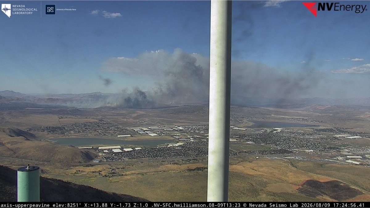BugFire Aircraft Assisting Night Ops. 1 Helco Copter. Helitankers 2AJ, 7CH. The Fire was reported to be 15,000 acres, the possibility of the Bug Fire merging with the Fred Mtn Fire is unknown.Current view of the BugFire deemed to be 7,500 acres with 20% containment.