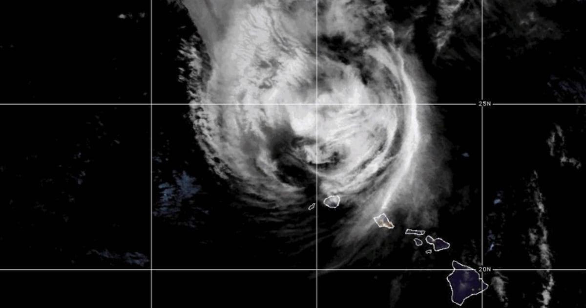 Hurricane Lowell: 1 dead in Hawaii storm